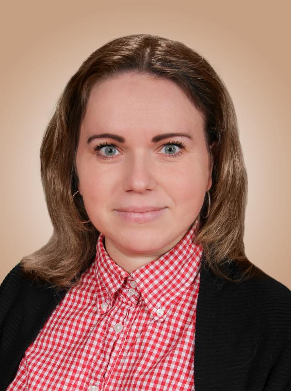 Елена Владимировна Голошумова.