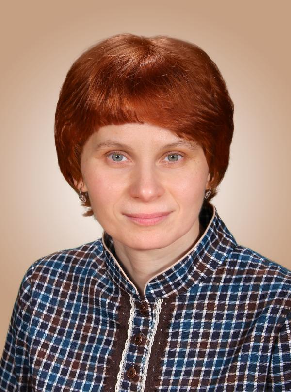 Лариса Владимировна Плюснина.